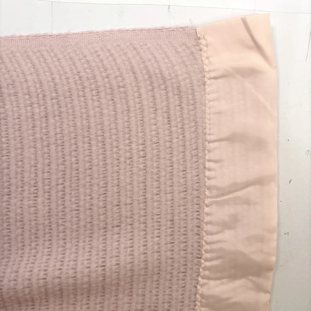 Vtg Baby Pink Thermal Waffle Knit Blanket Satin Trim Edge Full Queen 82x84 - Picture 4 of 8